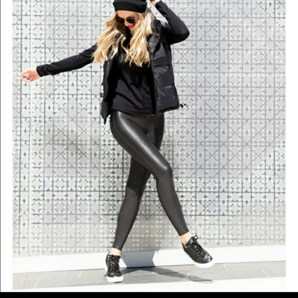 Spanx Cracked Faux Leather leggings M